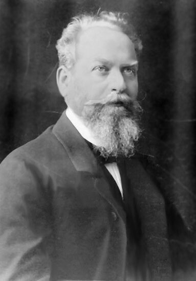 cropped-Edmund_Husserl_1900.jpeg